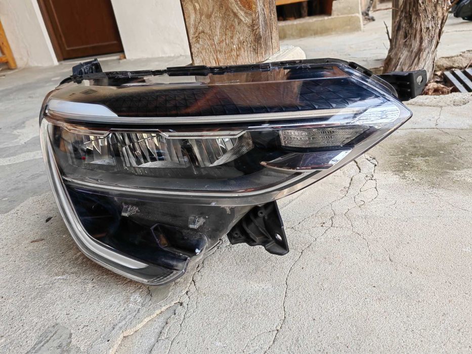 Фар Renault Arkana LED десен/Фар Рено Аркана Оригинален
