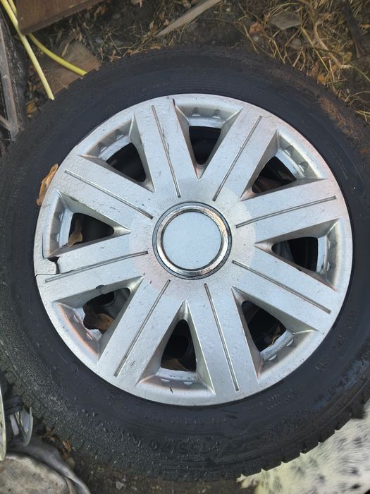 Vând cauciucuri cu tot cu  jante de tabla sunt 155/70R13  75 T M+S