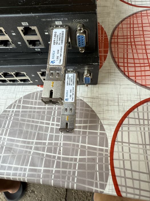 Switch-uri gigabite zyxel es-2108 si zyxel gs2210