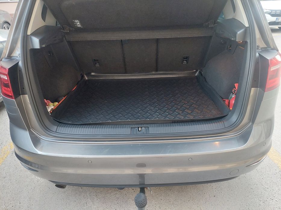 Volkswagen Golf
Mo