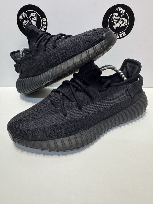 Маратонки ADIDAS YEEZY BOOST 350 V2 .Номер 42