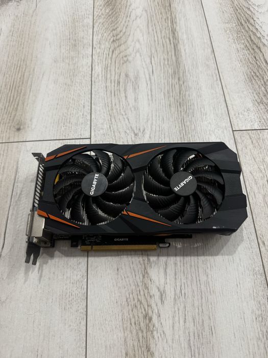 Placa video nvidia gtx 1060 3gb si placa video gigabyte 3gb
