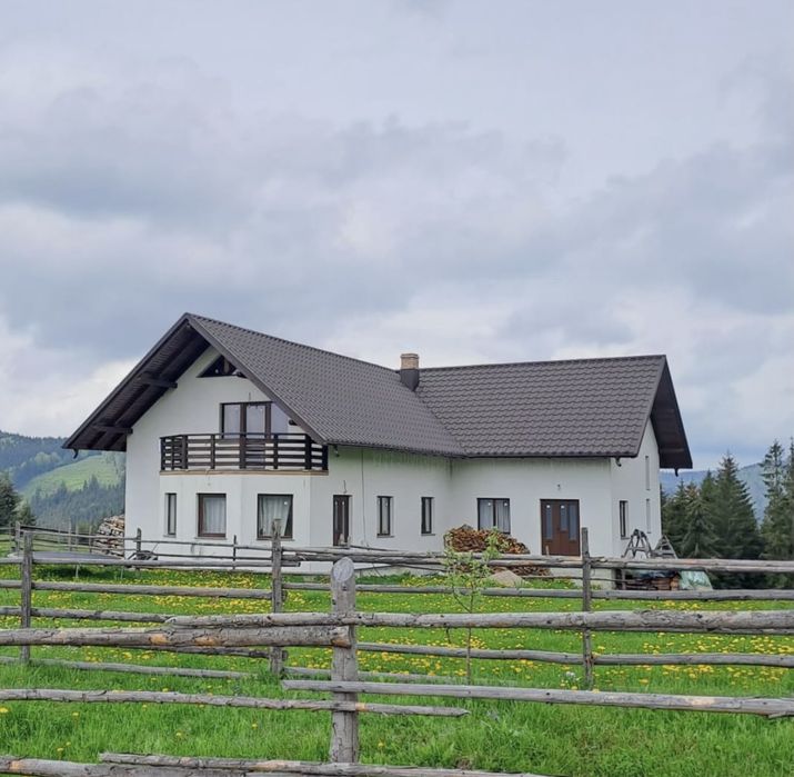 Cazare la “Casa albă”