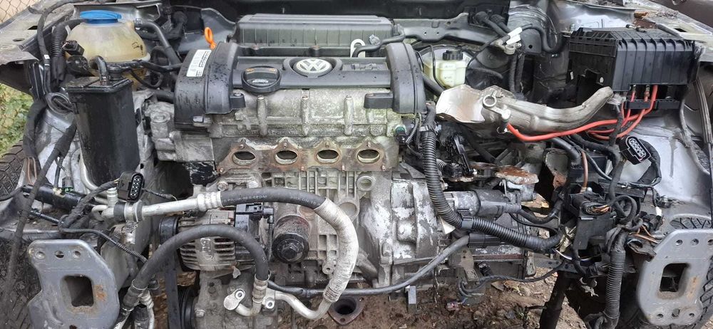 Dezmembrez/Vand motor  1,4 MPI 2009 cod BUD cutie JHU