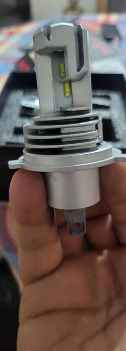 Продавам Лед крушки Н4