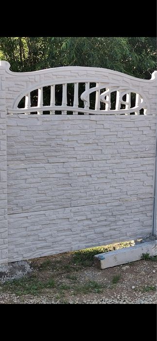 Gard placi stalpi beton