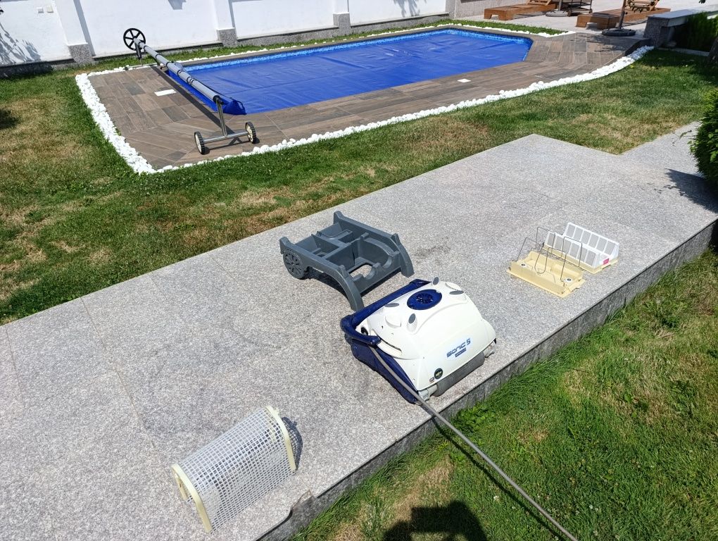 Робот за почистване на басейни Astral pool Sonic 5