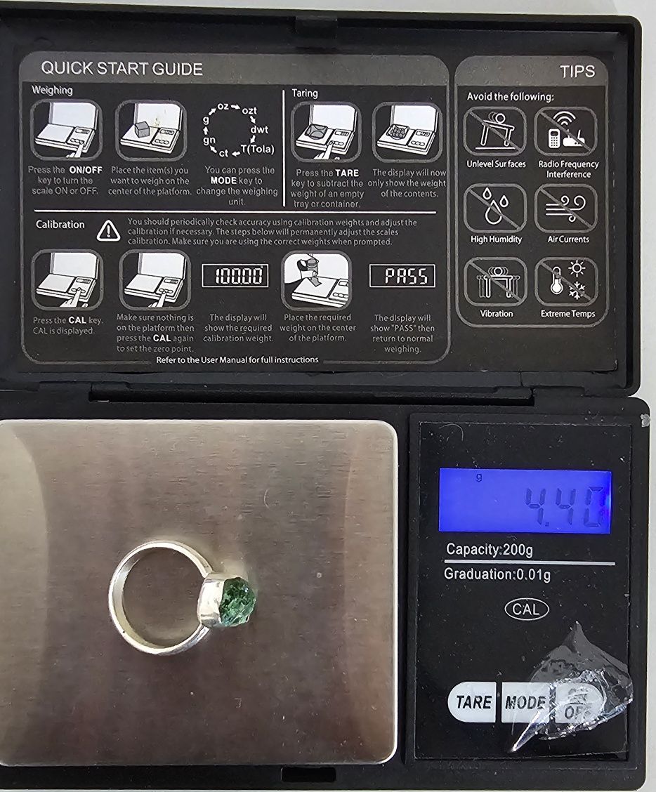 Inel argint 925 cu piatra naturala Cromdiopsid brut

marimea 17.8 mm