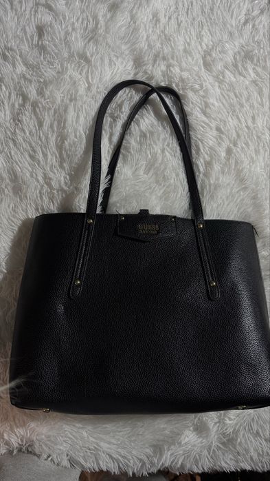 сумка guess в идеальном состоянии