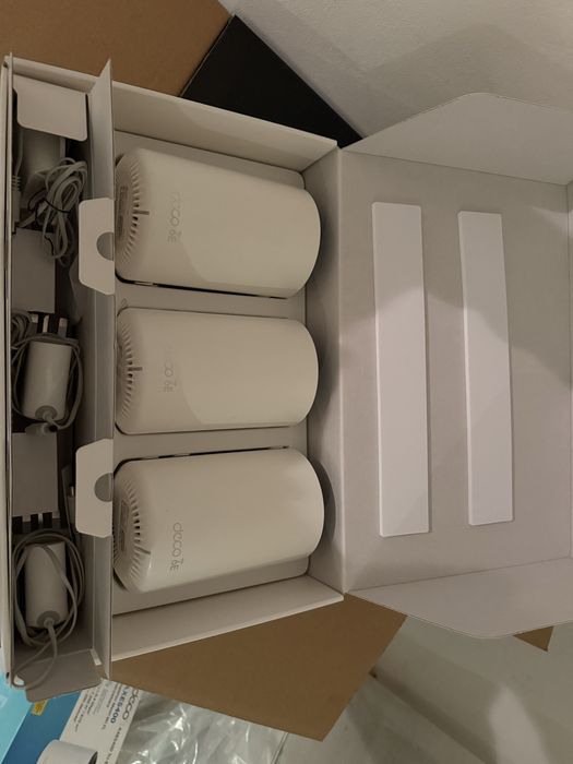 Продавам 3-бройна мултирутер система TP‑Link Deco XE75 (Wi-Fi 6E)