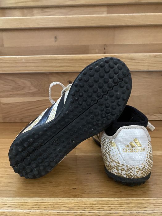 Футболни обувки/бутонки Adidas