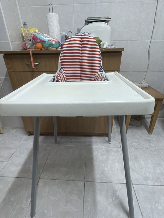 Scaun de masa bebe Ikea
