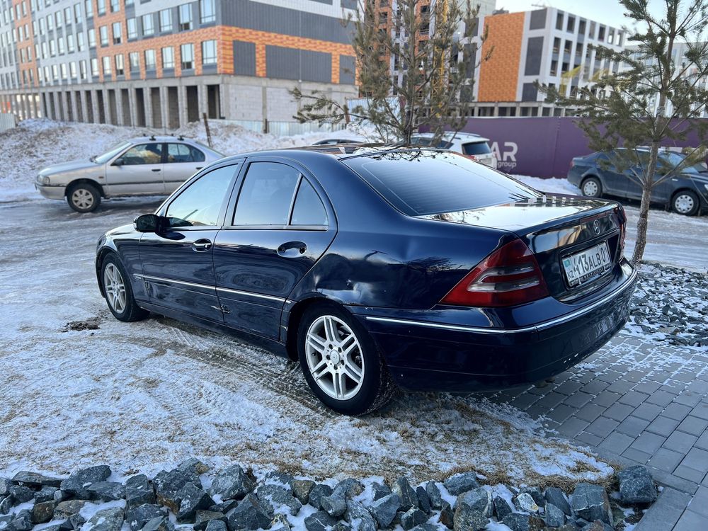 Мерседес w203