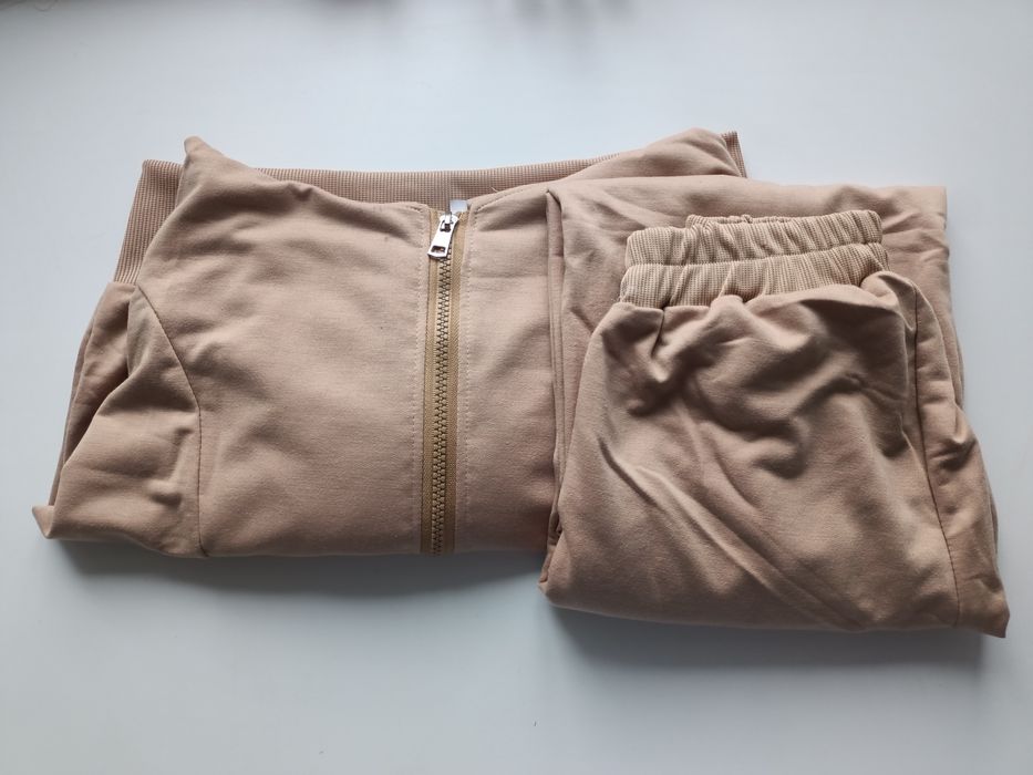 Продам НОВУЮ двойку спортивку