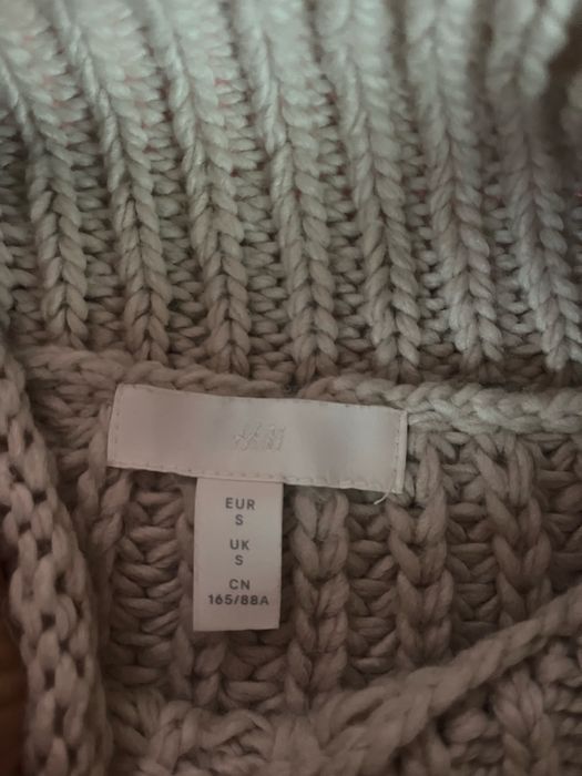 Дънки и плетен пуловер H&M