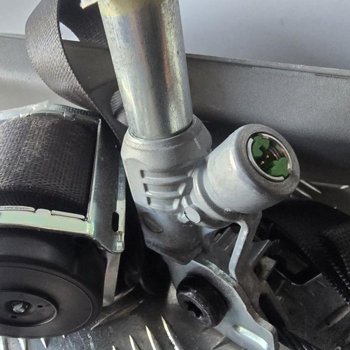 Centura de siguranta dreapta fata Opel Corsa D facelift