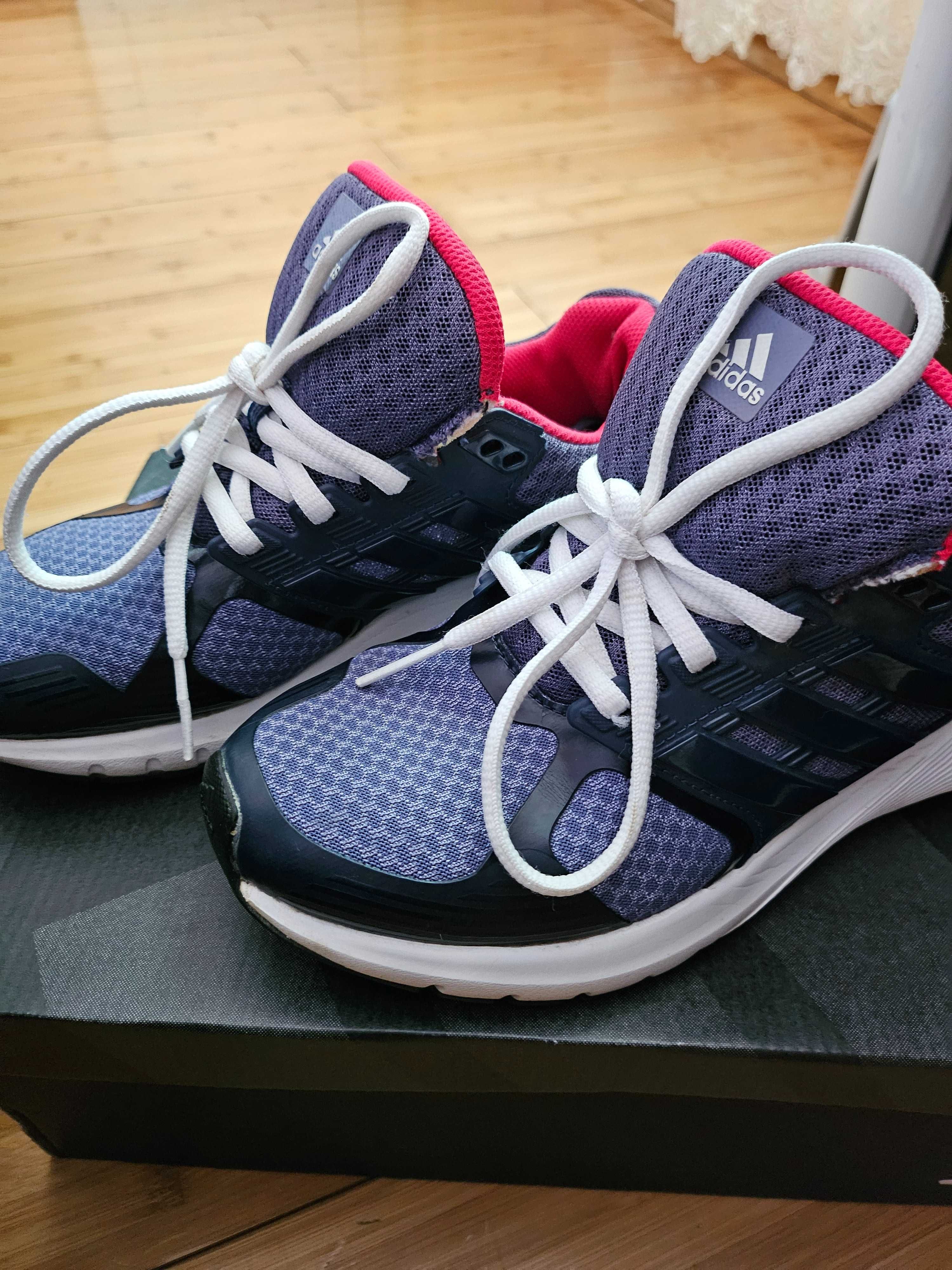 Оригинални маратонки adidas