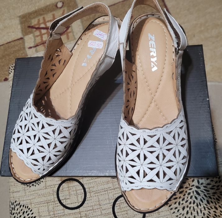 Sandale de piele -noi