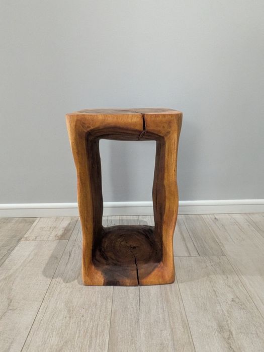 Masuta sau taburet lemn de suar