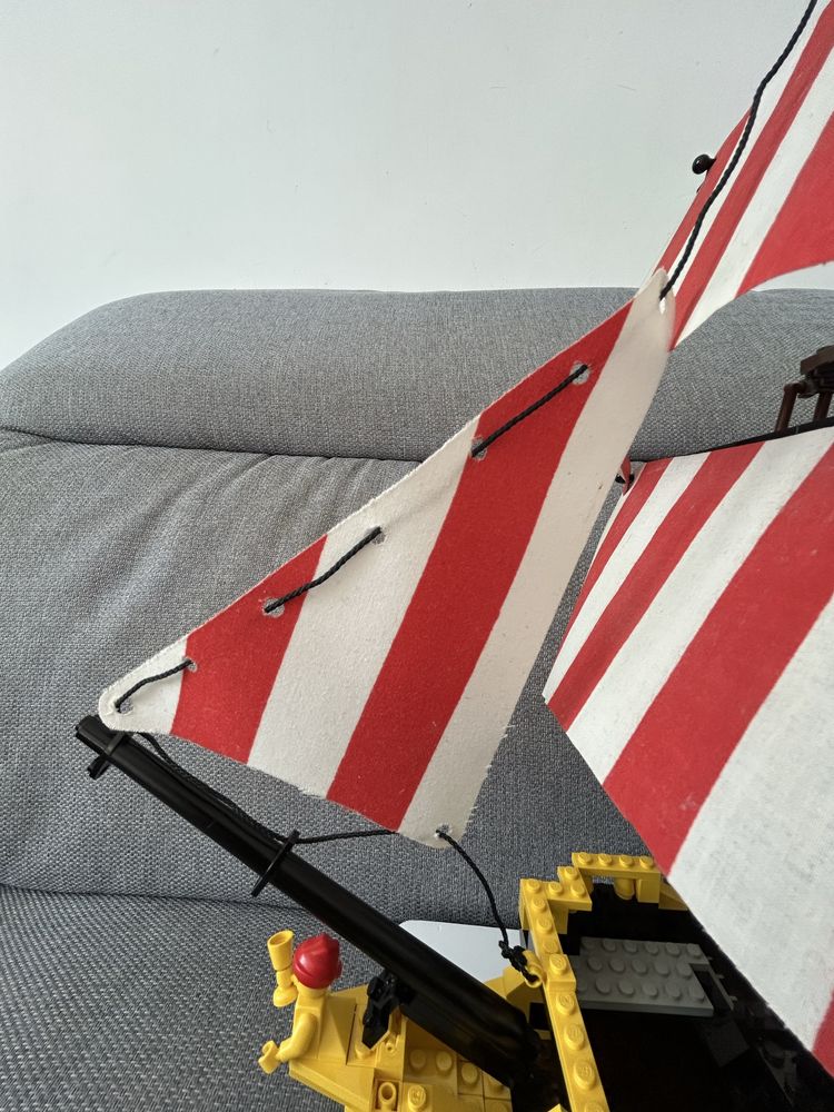 Lego Pirates Black Seas Barracuda (Dark Shark) 6285