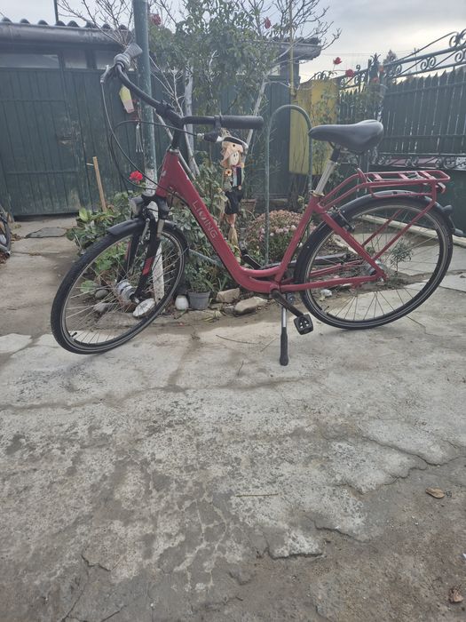 Bicicleta damă ca nouă.