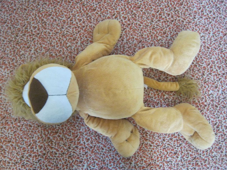 Плюшена играчка, лъв