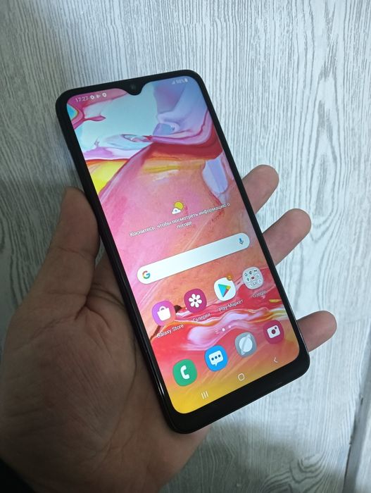 В продаже Самсунг А70. 128Gb