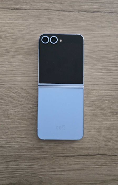 Samsung GalaxyZ flip 6, 256 gb, 12 gb, impecabil