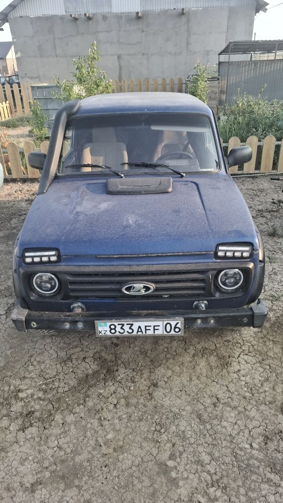Нива 4×4 на полном ходу