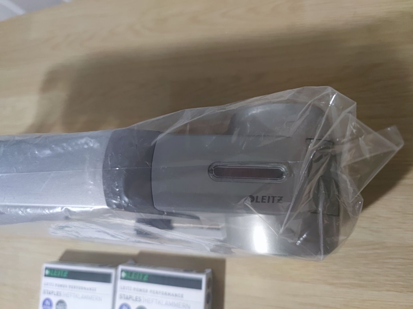 Capsator profesional Leitz