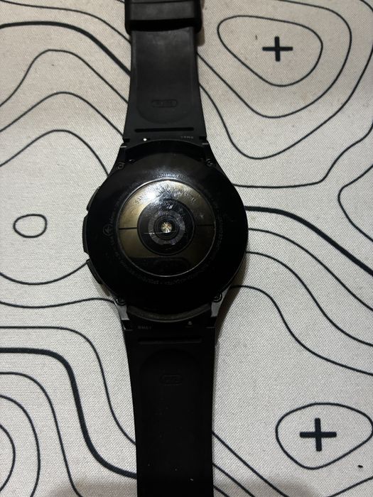 Смарт-часы Samsung Galaxy Watch 4