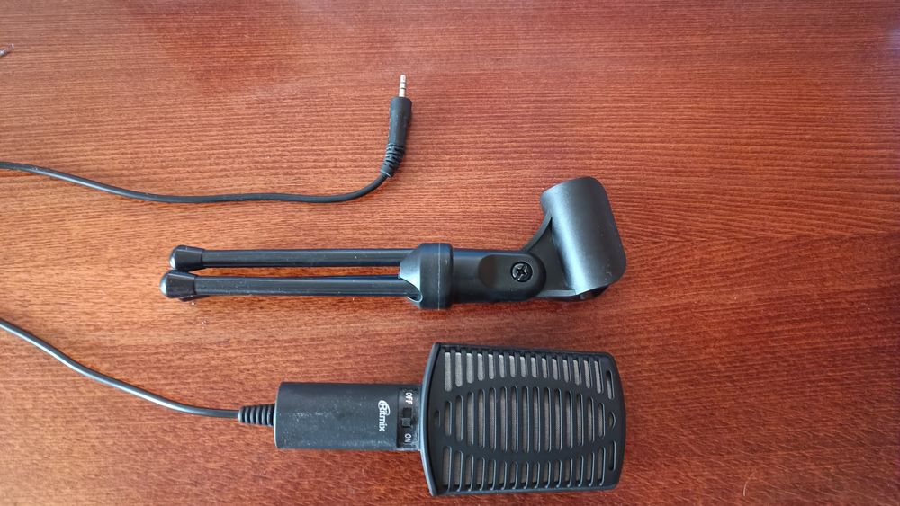 Микрофон настольный, конденсаторный