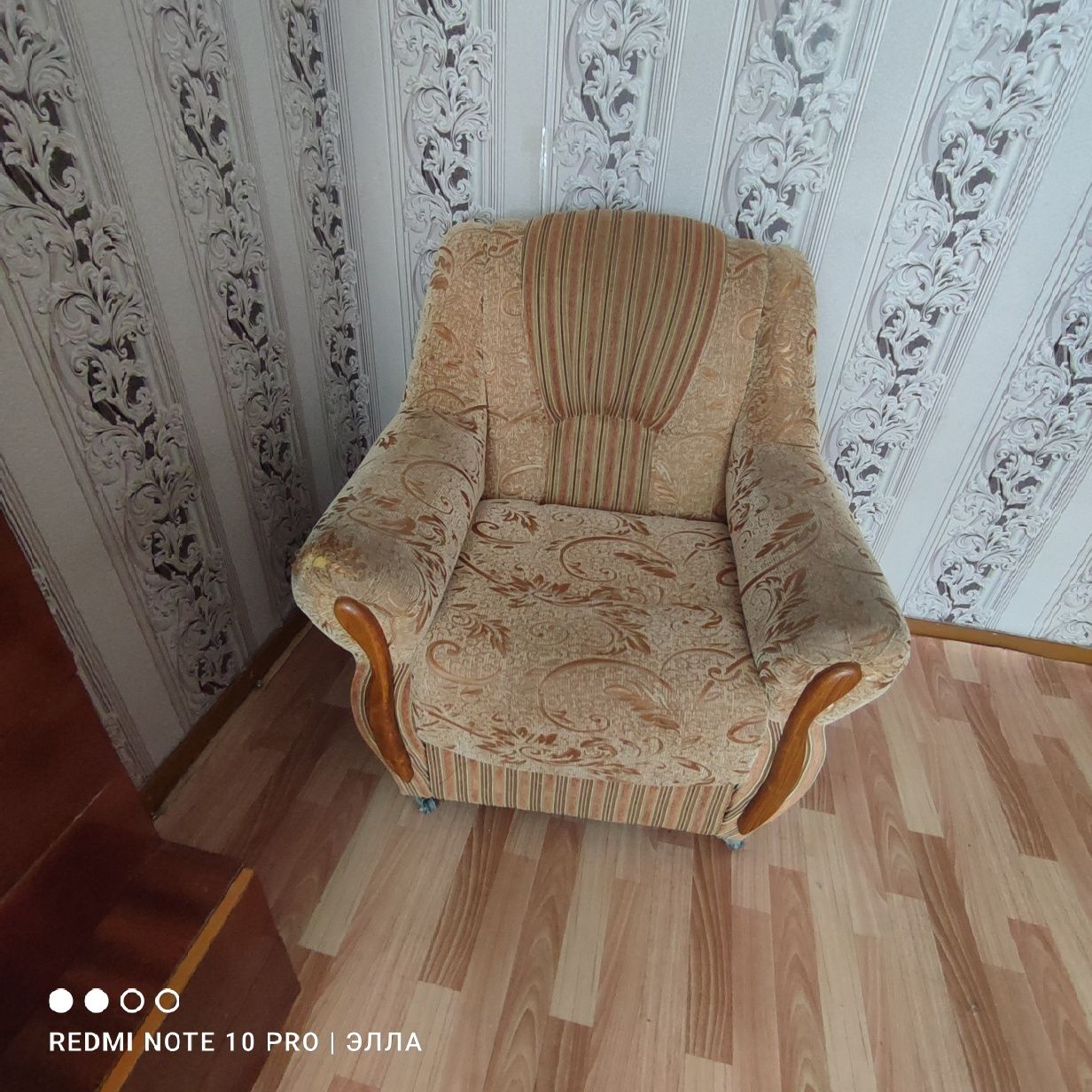Срочно продам диван и два кресла за 10000