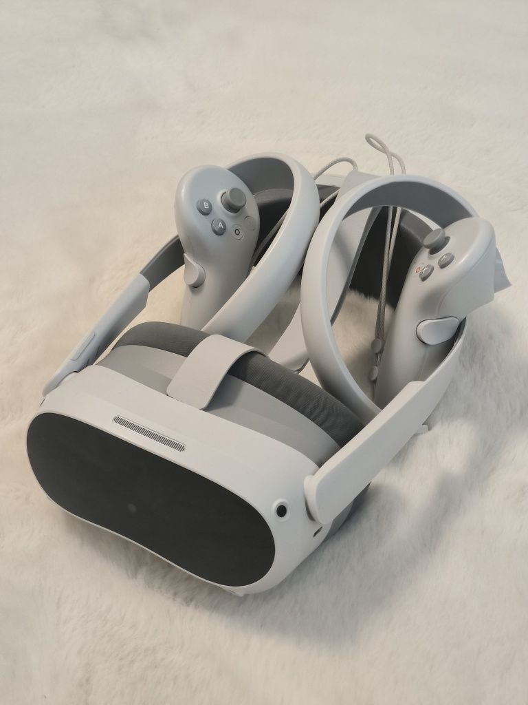 Продавам VR очила PICO 4 256 GB
Пълен комплект - очила, контролери, за