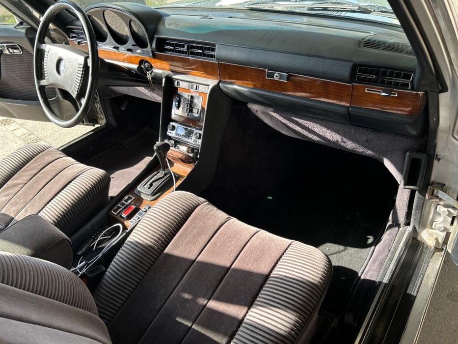 Mercedes  1979 , 2,8 benzina , automata
