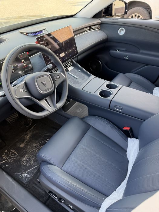 Voyah Free Plus Restayling 2026 Qora Oq ranglarda garantiya bor Tayyor