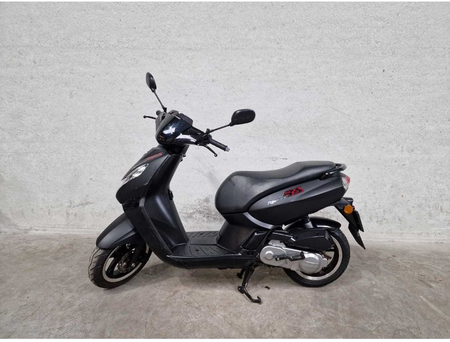 Scooter Peugeot Kisbee 25kmh