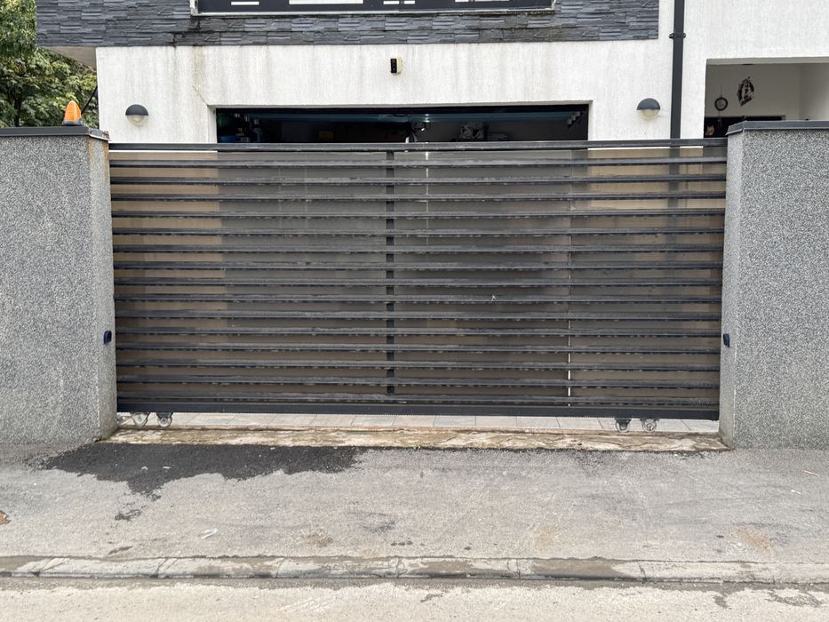 Poarta auto cu Motor