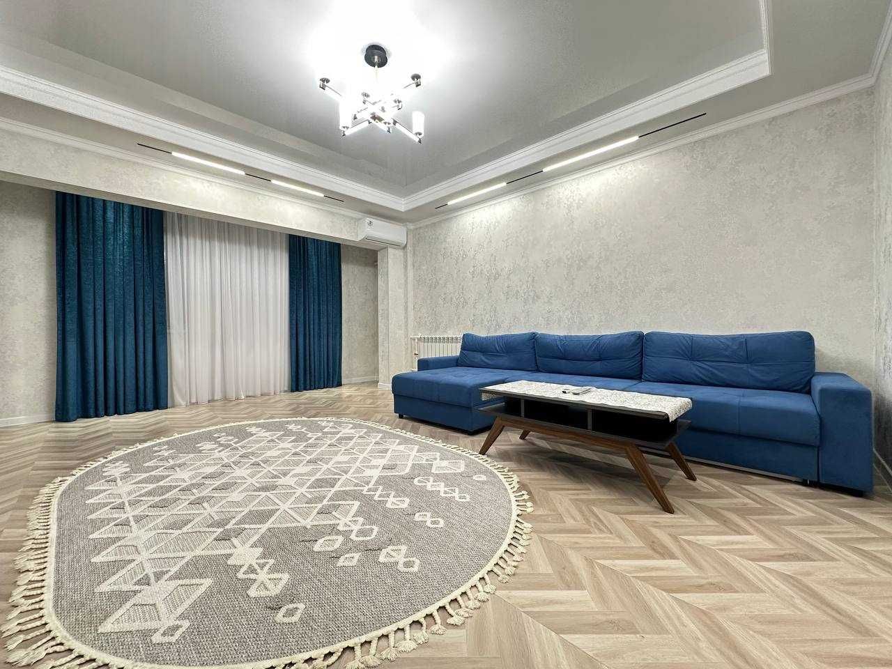 Own apartment for rent: 3-room, Afrosiab street, Oybek metro 5min