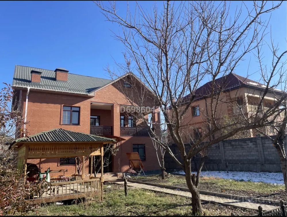Коттдеж 3 уровня 350 кв Жанатурмыс
