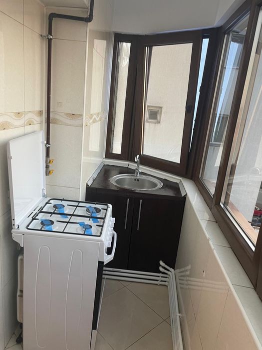 Inchiriez apartament cu 4 camere