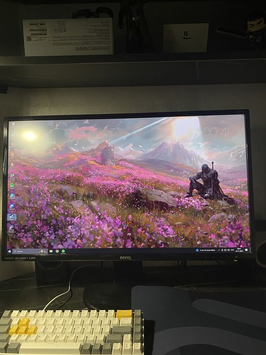 игровой компьютер и монитор