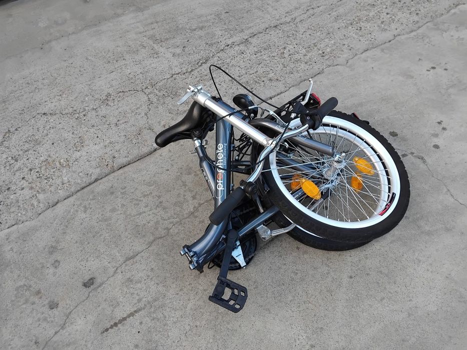 Vând bicicleta pliabila din aluminiu