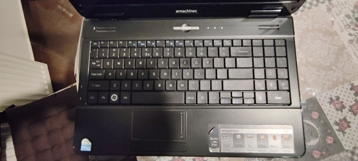 Laptop Acer Emachines E725