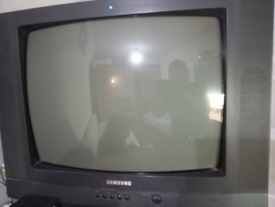 Продам телевизор