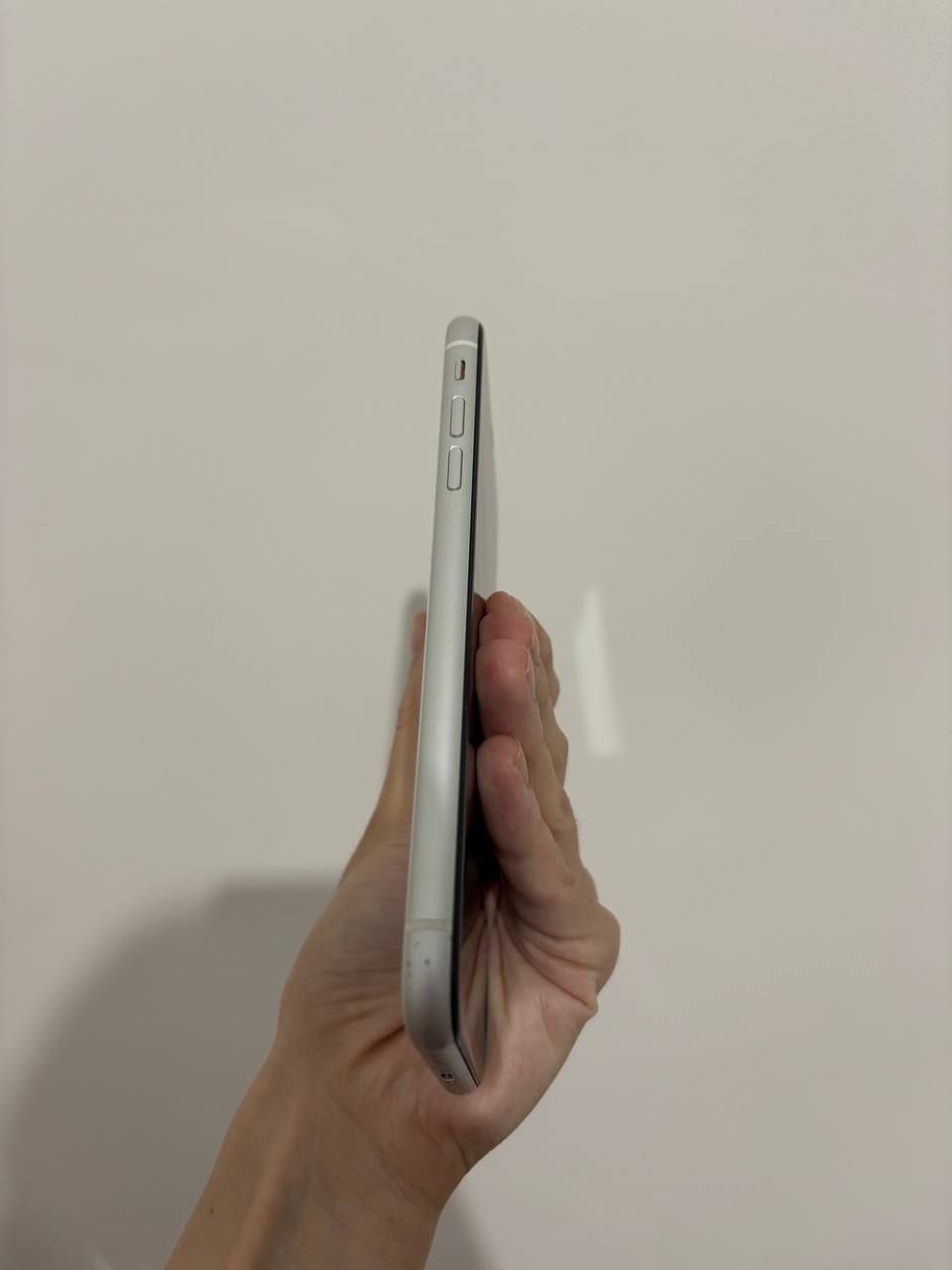 Продается iPhone XR