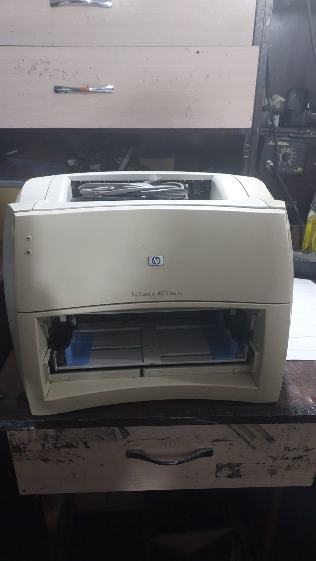 HP LaserJet 1000