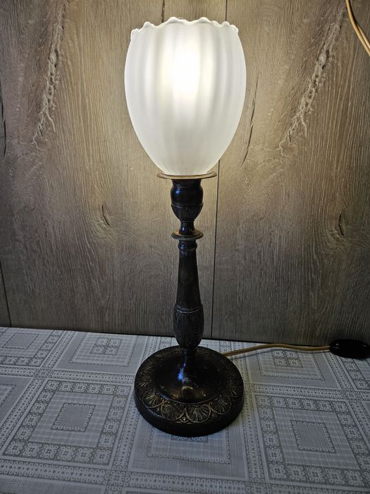 Lampă din alamă si sticlă opalină (anii 50)