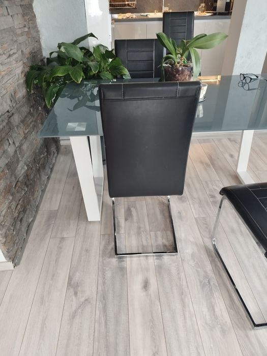 Трапезни столове