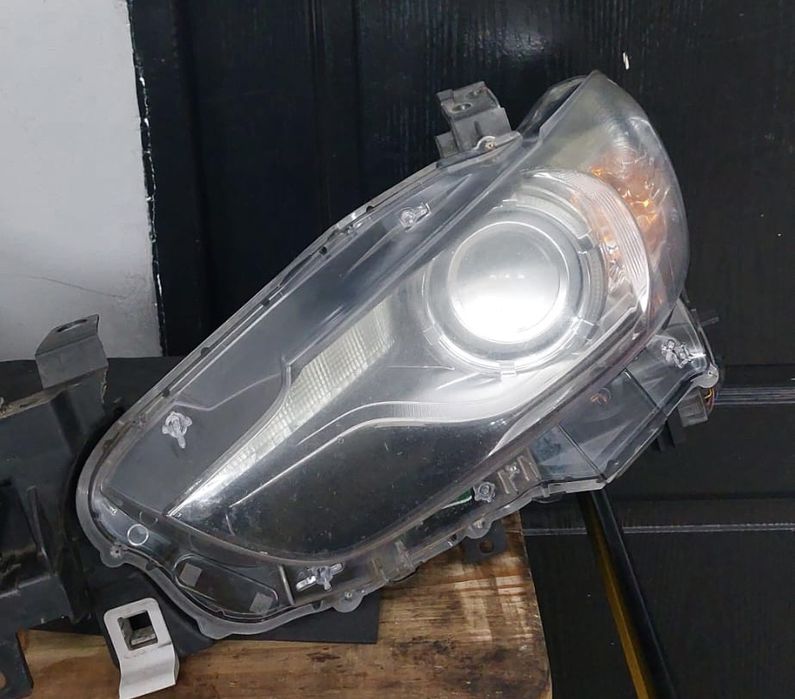 Far stanga/dreapta MAZDA 6 cu XENON 2012 2013 2014 2015